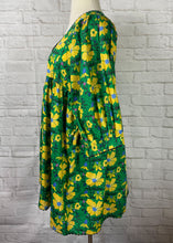 Load image into Gallery viewer, Green Floral Dress