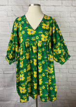 Load image into Gallery viewer, Green Floral Dress